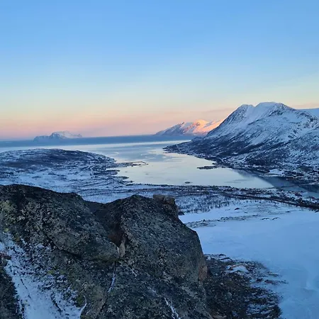 Apartment Feriehuset Holmen *